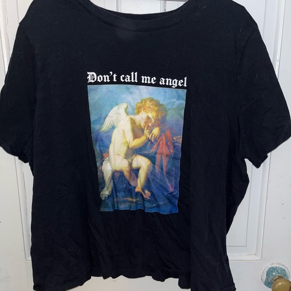 👼🏻Don’t call me angel graphic tee👼🏻 - Picture 1 of 2